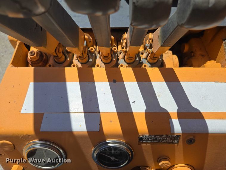 image for item ED2000 1994 Broderson IC-80-2D crane