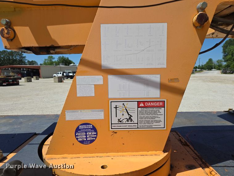 image for item ED2000 1994 Broderson IC-80-2D crane