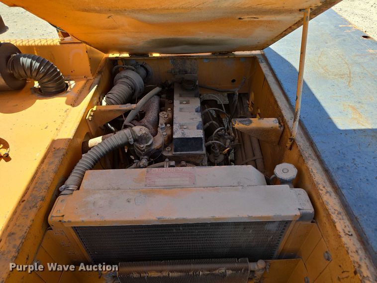 image for item ED2000 1994 Broderson IC-80-2D crane