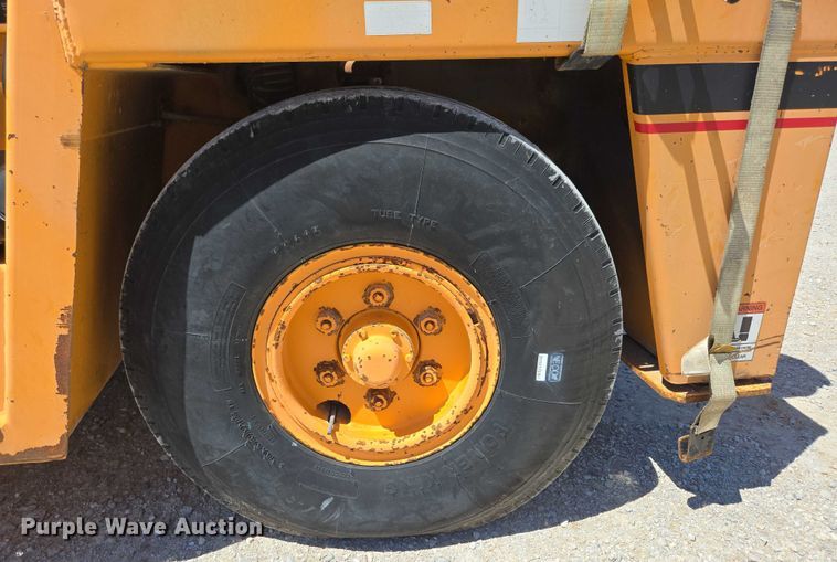 image for item ED2000 1994 Broderson IC-80-2D crane