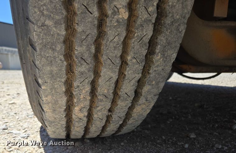 image for item ED2000 1994 Broderson IC-80-2D crane