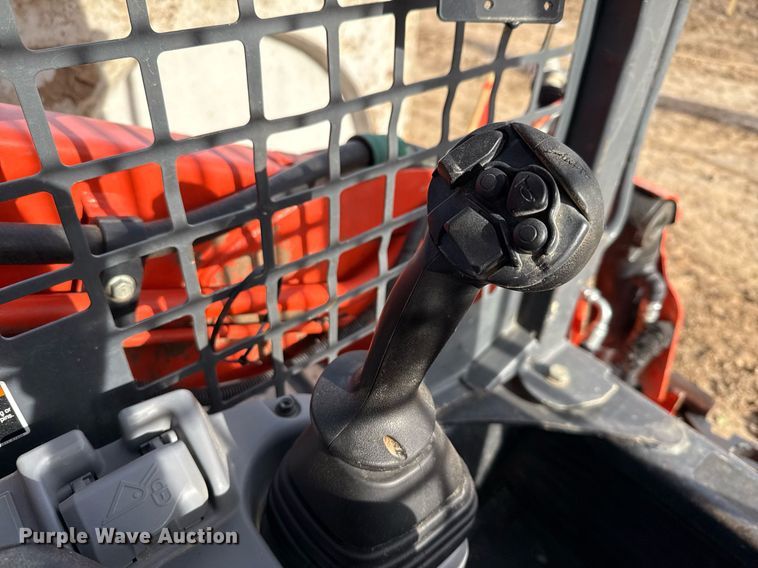 image for item ED5598 2020 Kubota SVL97-2 tracked skid steer loader