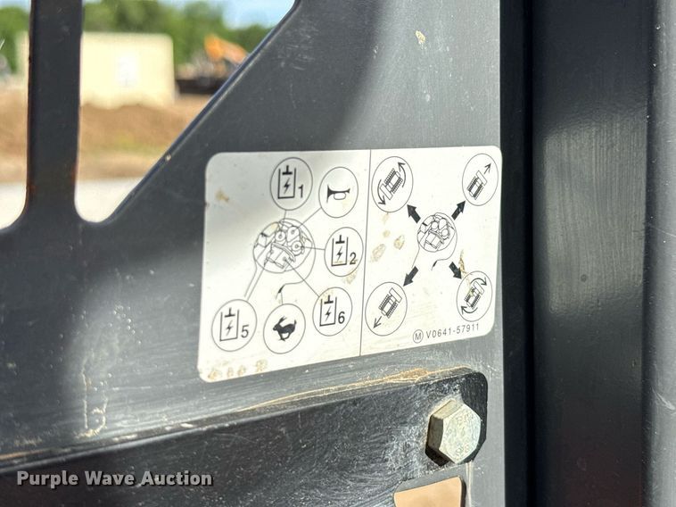 image for item ED5598 2020 Kubota SVL97-2 tracked skid steer loader