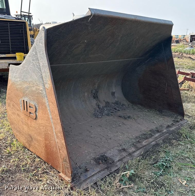 image for item ED5637 WB Case 821G wheel loader bucket