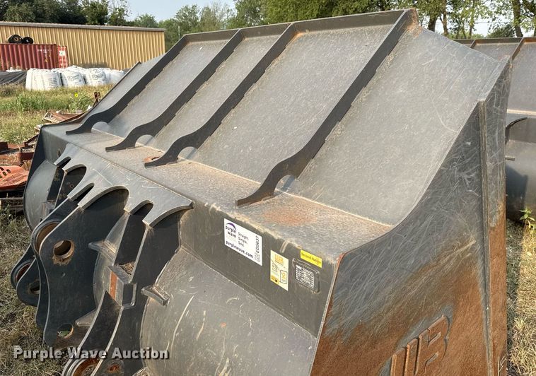 image for item ED5637 WB Case 821G wheel loader bucket