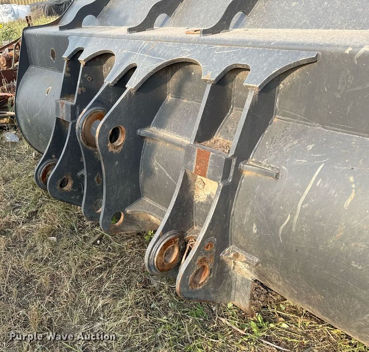 image for item ED5637 WB Case 821G wheel loader bucket