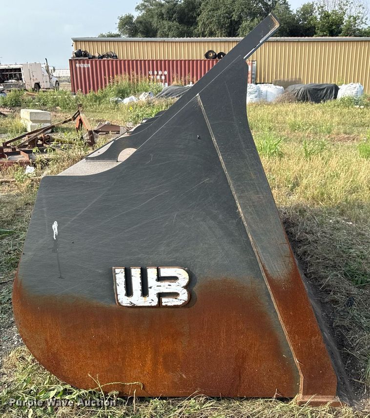 image for item ED5638 WB Case 821G wheel loader bucket