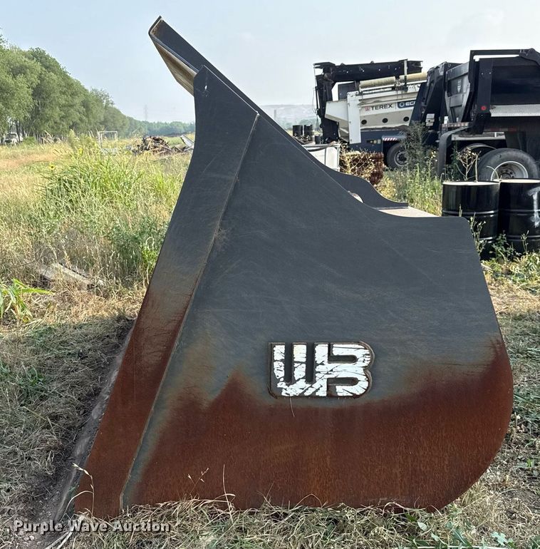 image for item ED5638 WB Case 821G wheel loader bucket