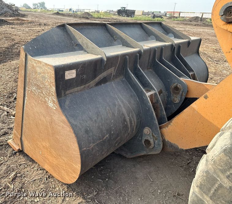 image for item ED5639 2014 Case 821F wheel loader