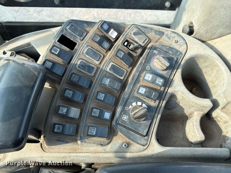 image for item ED5639 2014 Case 821F wheel loader