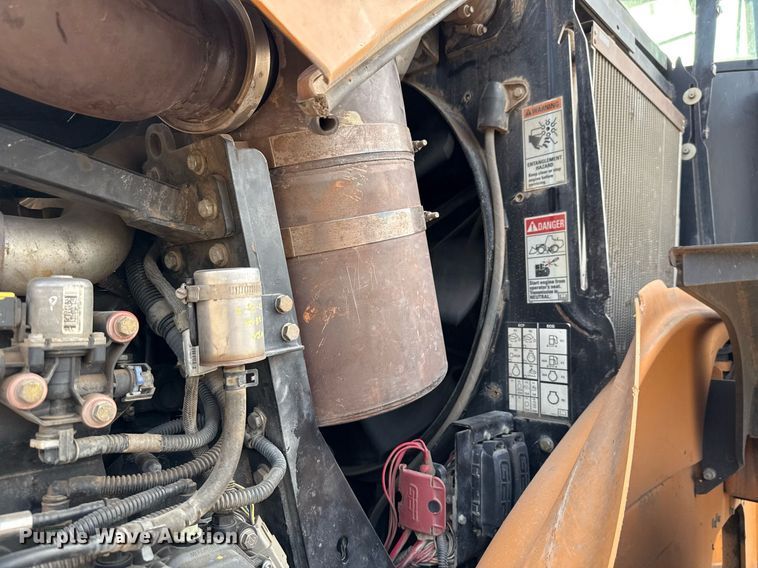 image for item ED5639 2014 Case 821F wheel loader