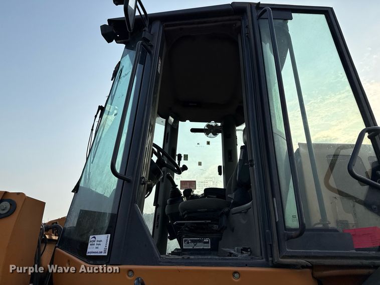 image for item ED5640 2016 Case 821F wheel loader