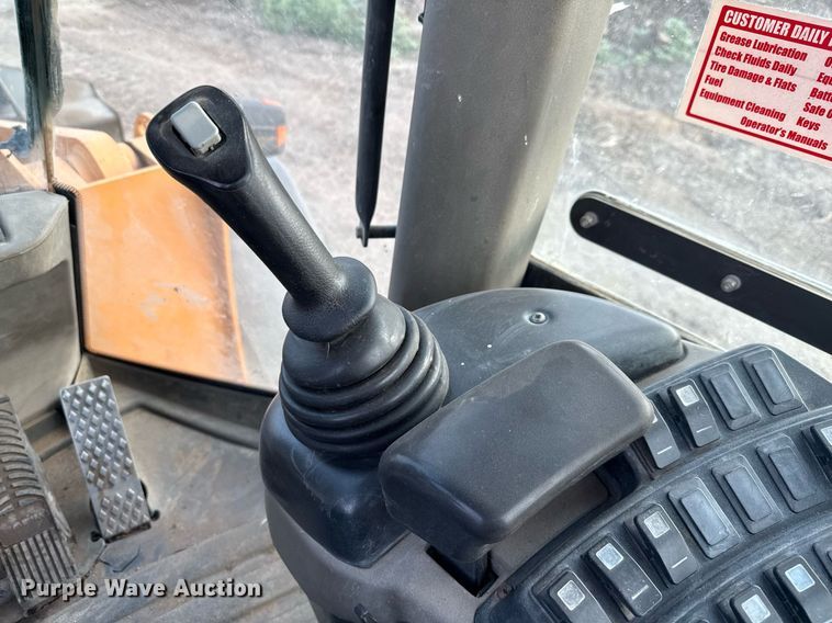 image for item ED5640 2016 Case 821F wheel loader