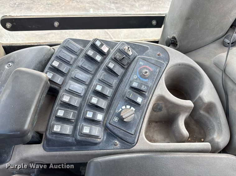 image for item ED5640 2016 Case 821F wheel loader