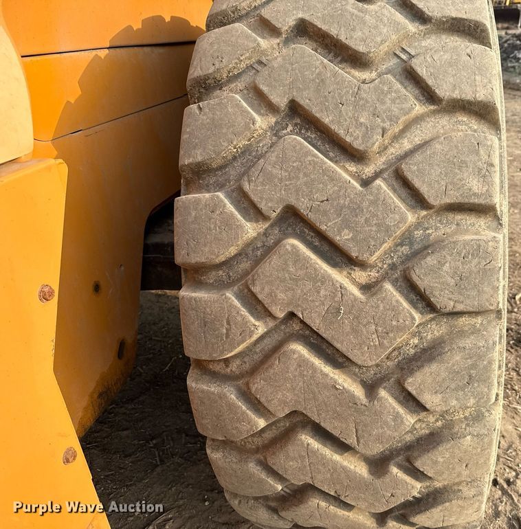 image for item ED5640 2016 Case 821F wheel loader
