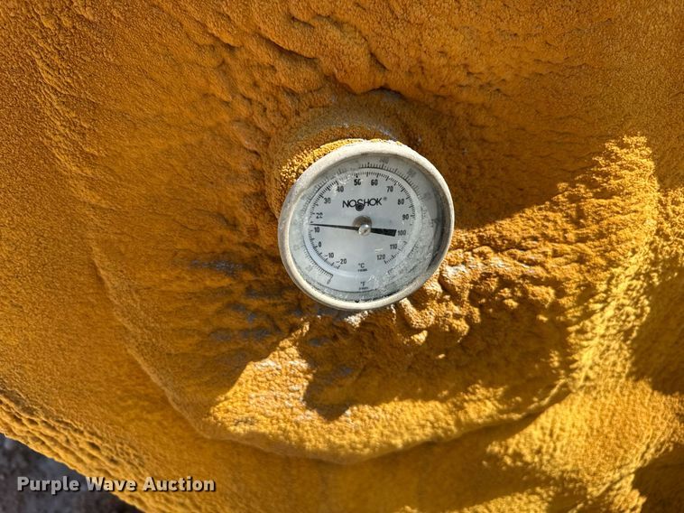 image for item EF1991 Insulated heated tank