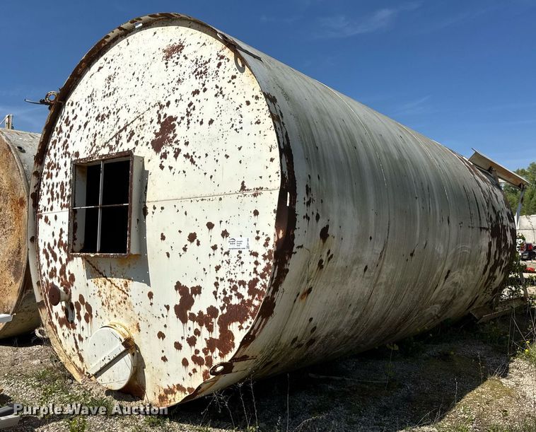 image for item EF1993 Concrete silo