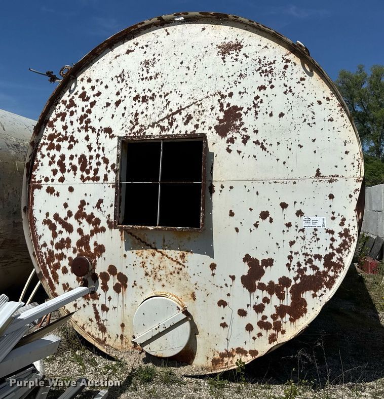 image for item EF1993 Concrete silo