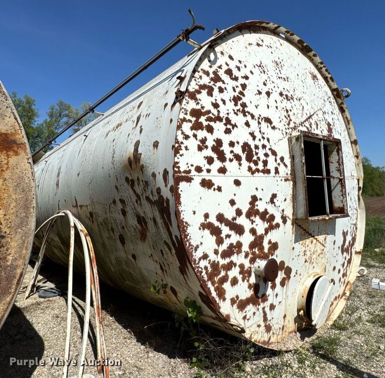 image for item EF1993 Concrete silo