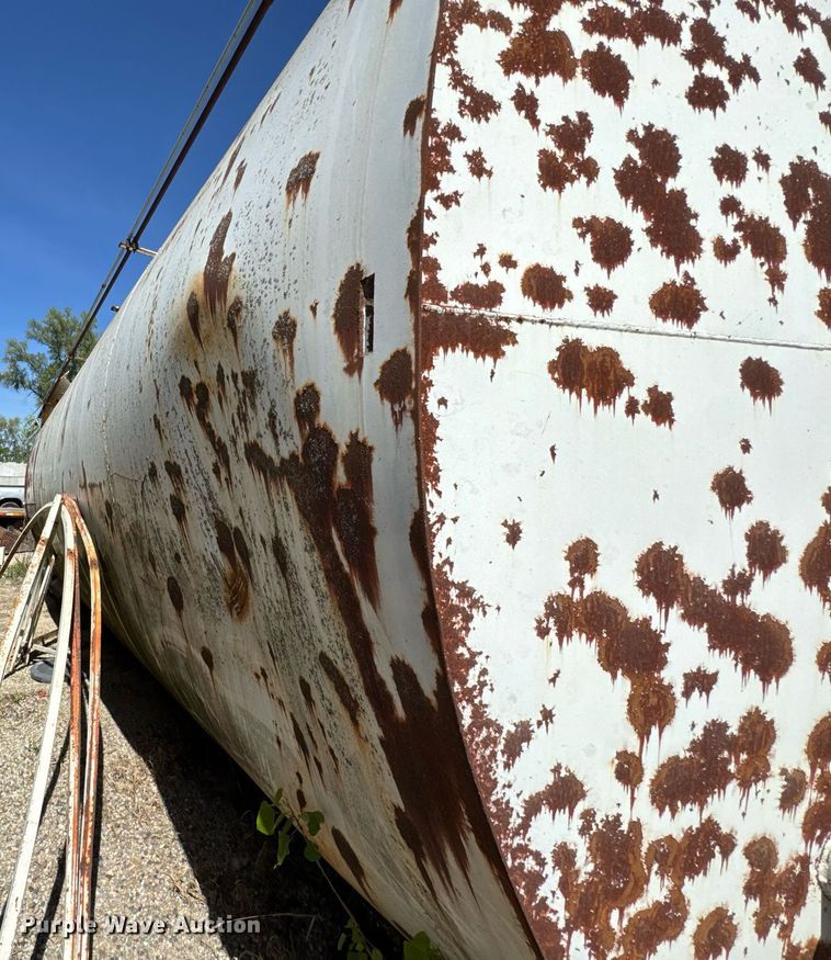 image for item EF1993 Concrete silo