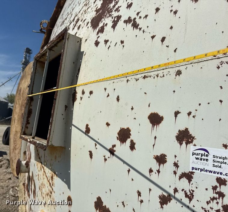 image for item EF1993 Concrete silo