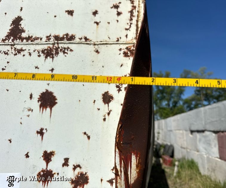 image for item EF1993 Concrete silo