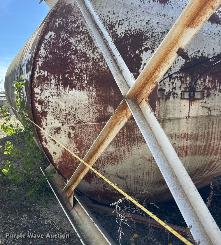 image for item EF1993 Concrete silo