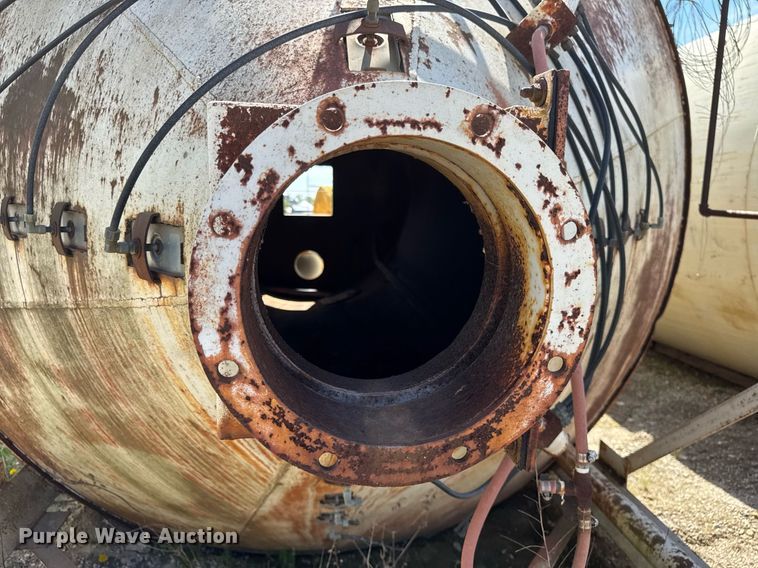 image for item EF1993 Concrete silo