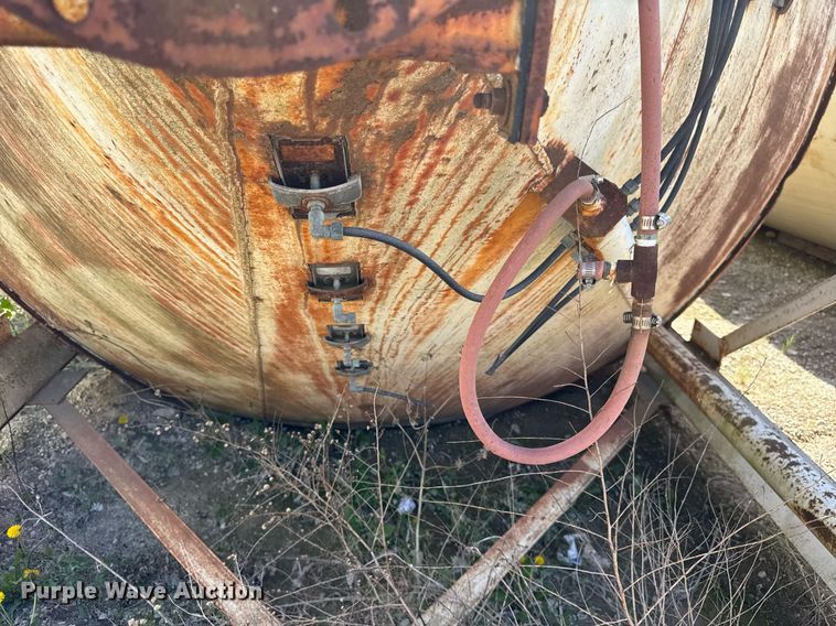 image for item EF1993 Concrete silo