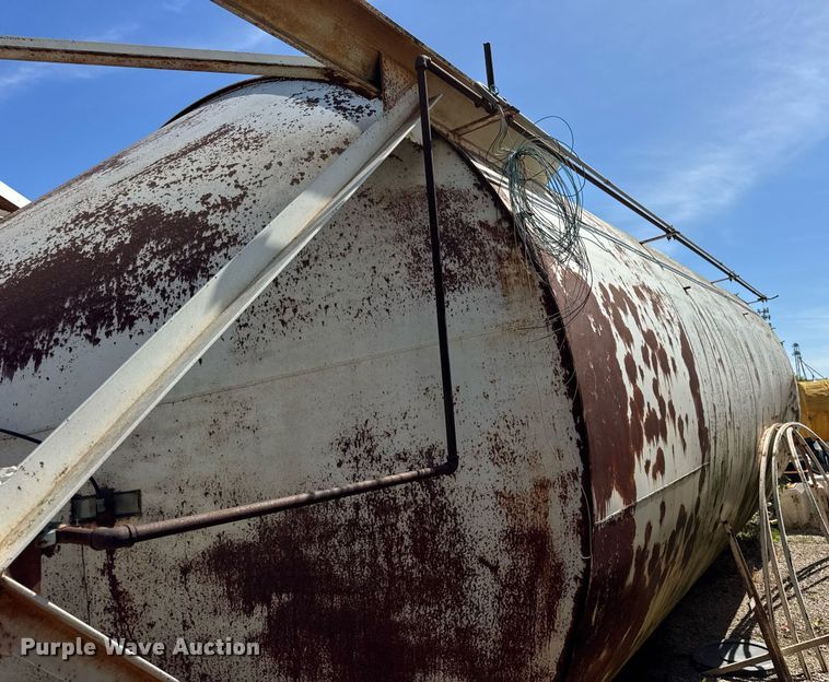 image for item EF1993 Concrete silo