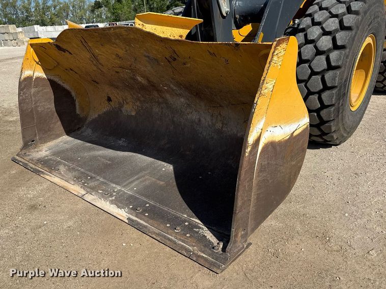 image for item EF1994 2023 John Deere 524P wheel loader