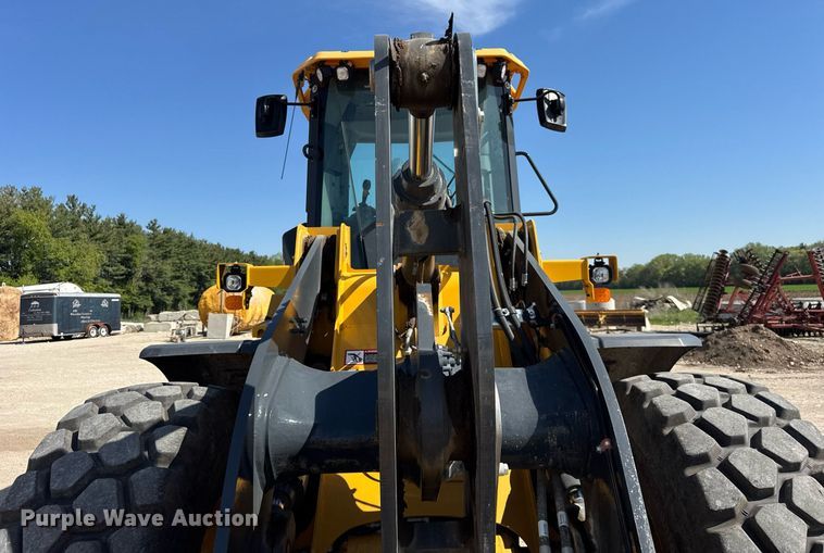 image for item EF1994 2023 John Deere 524P wheel loader