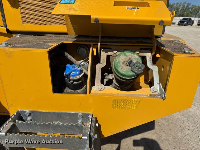 image for item EF1994 2023 John Deere 524P wheel loader