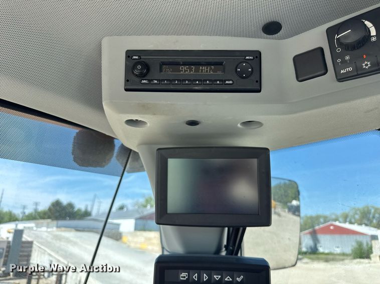 image for item EF1994 2023 John Deere 524P wheel loader