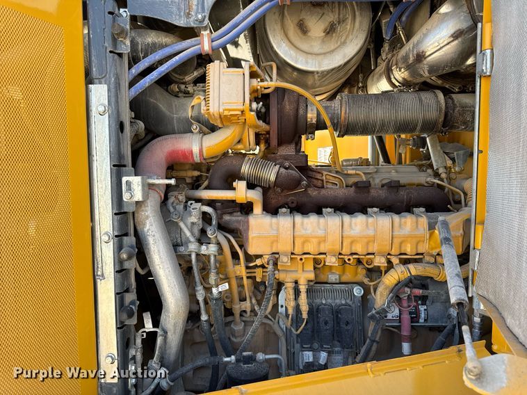 image for item EF1994 2023 John Deere 524P wheel loader