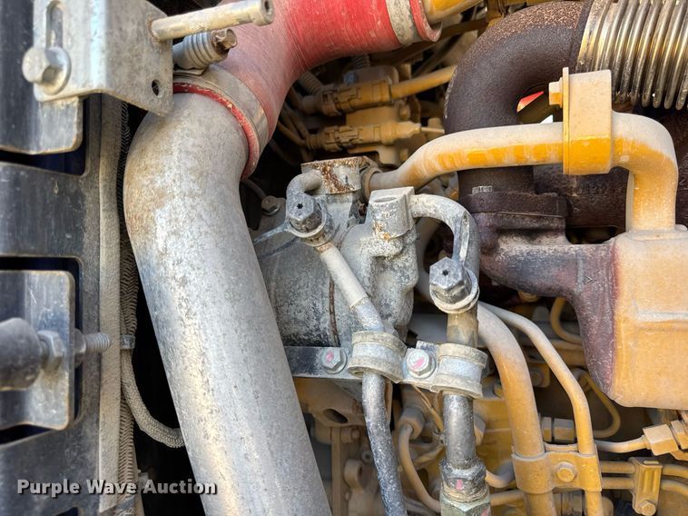 image for item EF1994 2023 John Deere 524P wheel loader