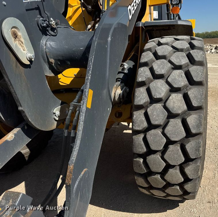 image for item EF1994 2023 John Deere 524P wheel loader