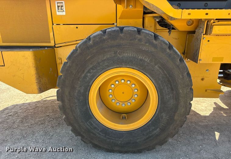image for item EF1994 2023 John Deere 524P wheel loader