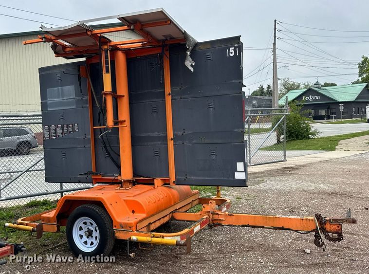 image for item EF2041 2001 Addco DH1000 arrow board trailer