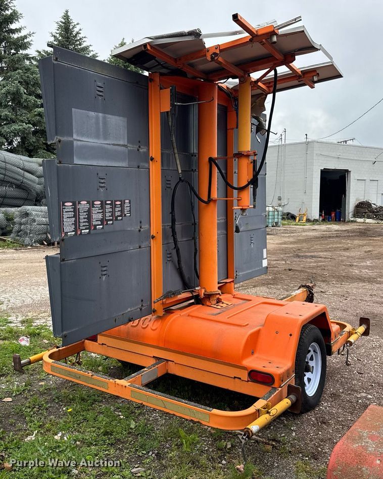 image for item EF2041 2001 Addco DH1000 arrow board trailer