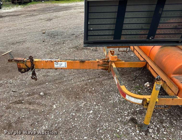 image for item EF2041 2001 Addco DH1000 arrow board trailer