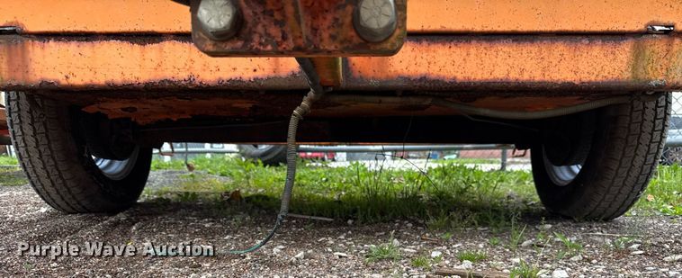 image for item EF2041 2001 Addco DH1000 arrow board trailer