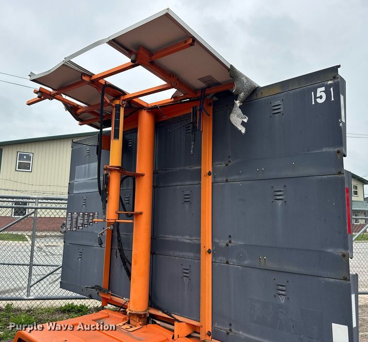 image for item EF2041 2001 Addco DH1000 arrow board trailer