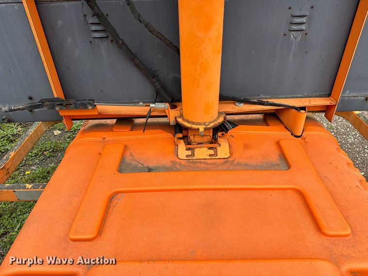 image for item EF2041 2001 Addco DH1000 arrow board trailer