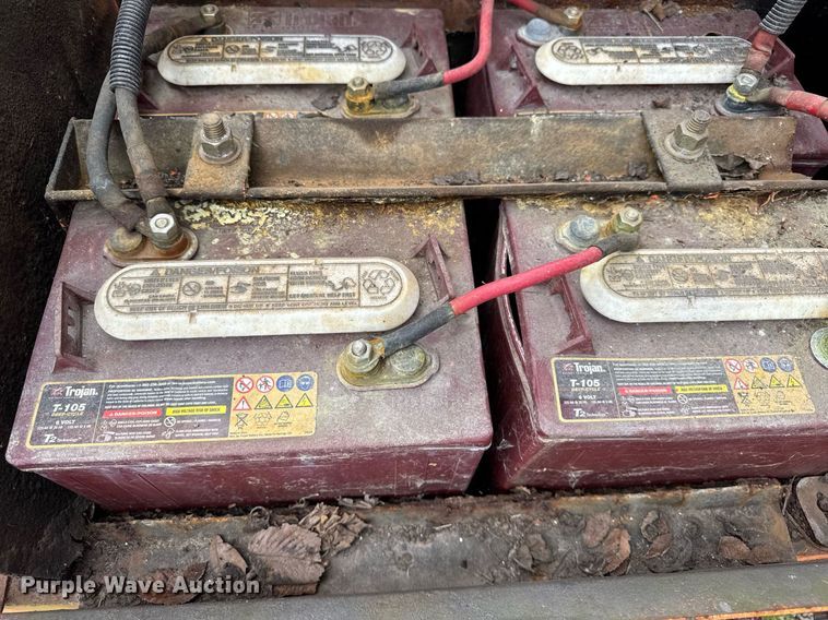 image for item EF2041 2001 Addco DH1000 arrow board trailer