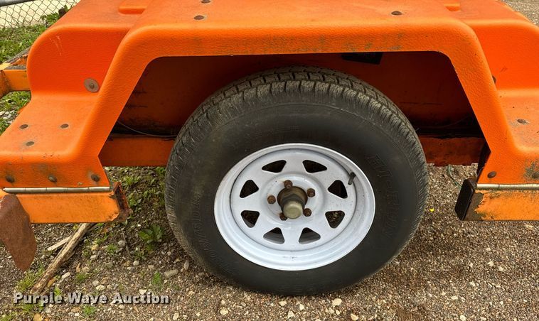 image for item EF2041 2001 Addco DH1000 arrow board trailer