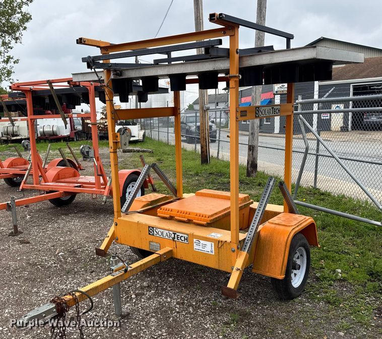 image for item EF2042 2014 Solar Tech Silent sentinel arrow board trailer