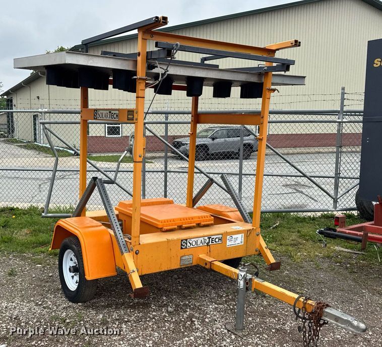 image for item EF2042 2014 Solar Tech Silent sentinel arrow board trailer