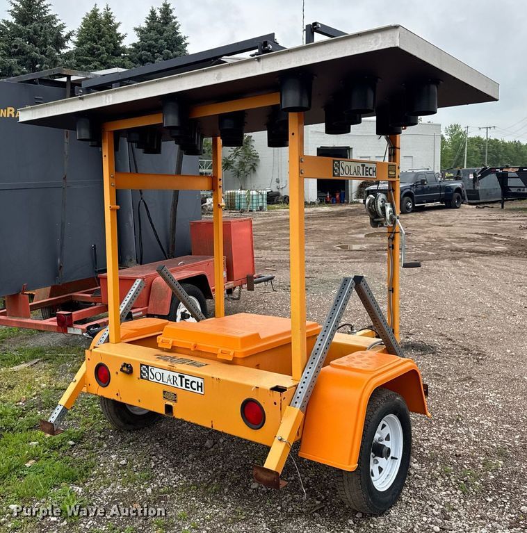 image for item EF2042 2014 Solar Tech Silent sentinel arrow board trailer