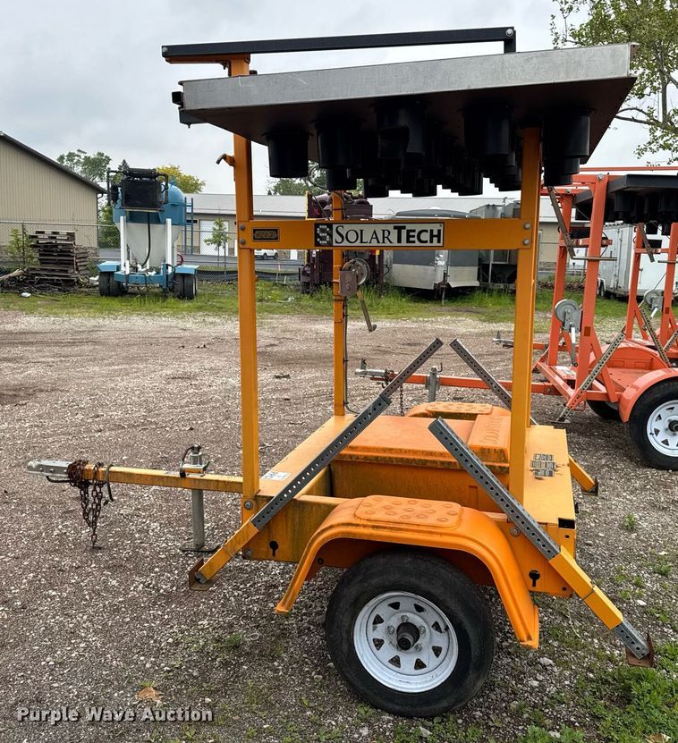 image for item EF2042 2014 Solar Tech Silent sentinel arrow board trailer